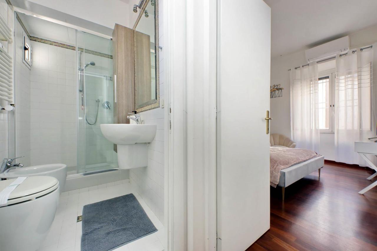 Domus Lou Elegante Appartamento In Trastevere Roma Esterno foto